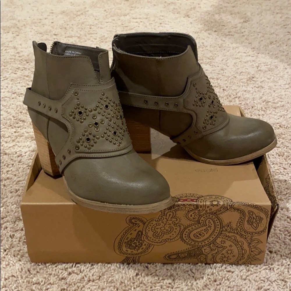 Urban Outfitters Boots